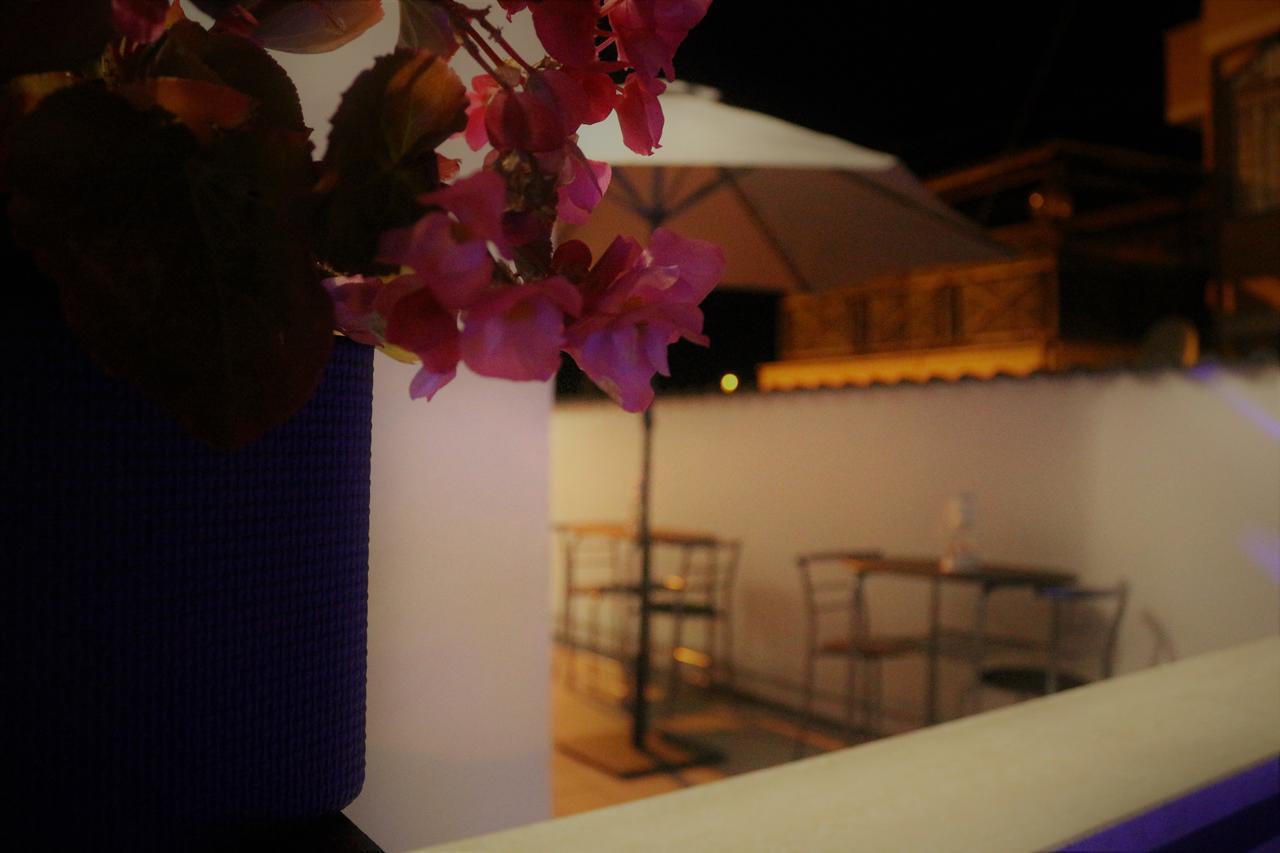 Apple Rooms Rome Airport Fiumicino Exteriér fotografie A restaurant in the city