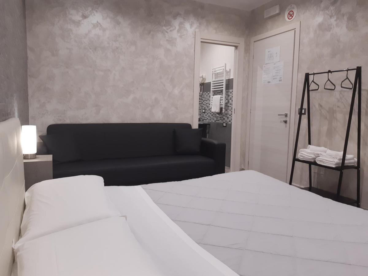 Apple Rooms Rome Airport Fiumicino Exteriér fotografie A room at the hotel