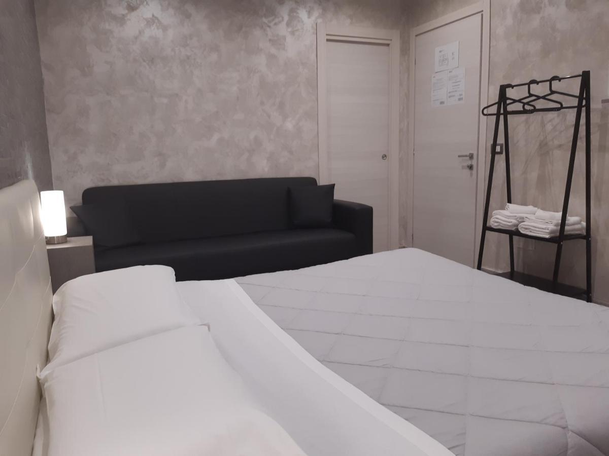 Apple Rooms Rome Airport Fiumicino Exteriér fotografie A room at the hotel